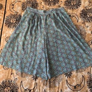 VTG Patterned Long Shorts Size 12